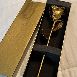 24K Gold Plated: The fresh real rose